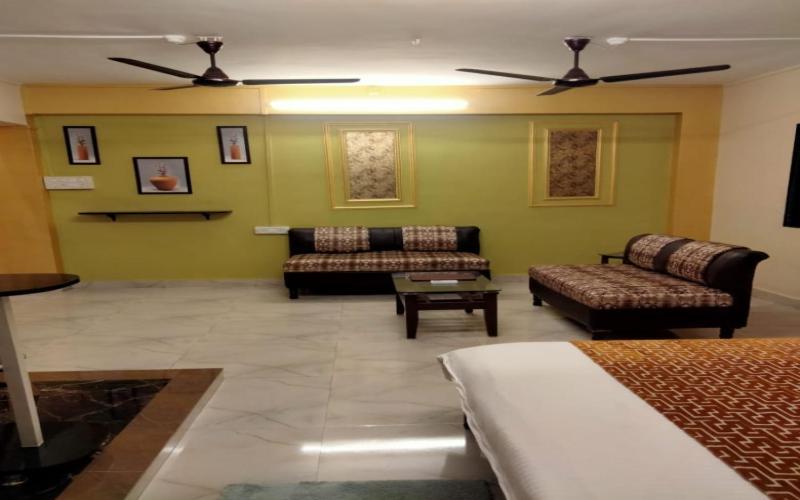 Hotel Sarika Murbād Extérieur photo